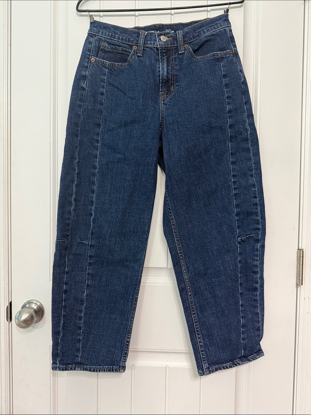 Old Navy High-Rise Barrel Leg Jeans Size 4 Dark Wash